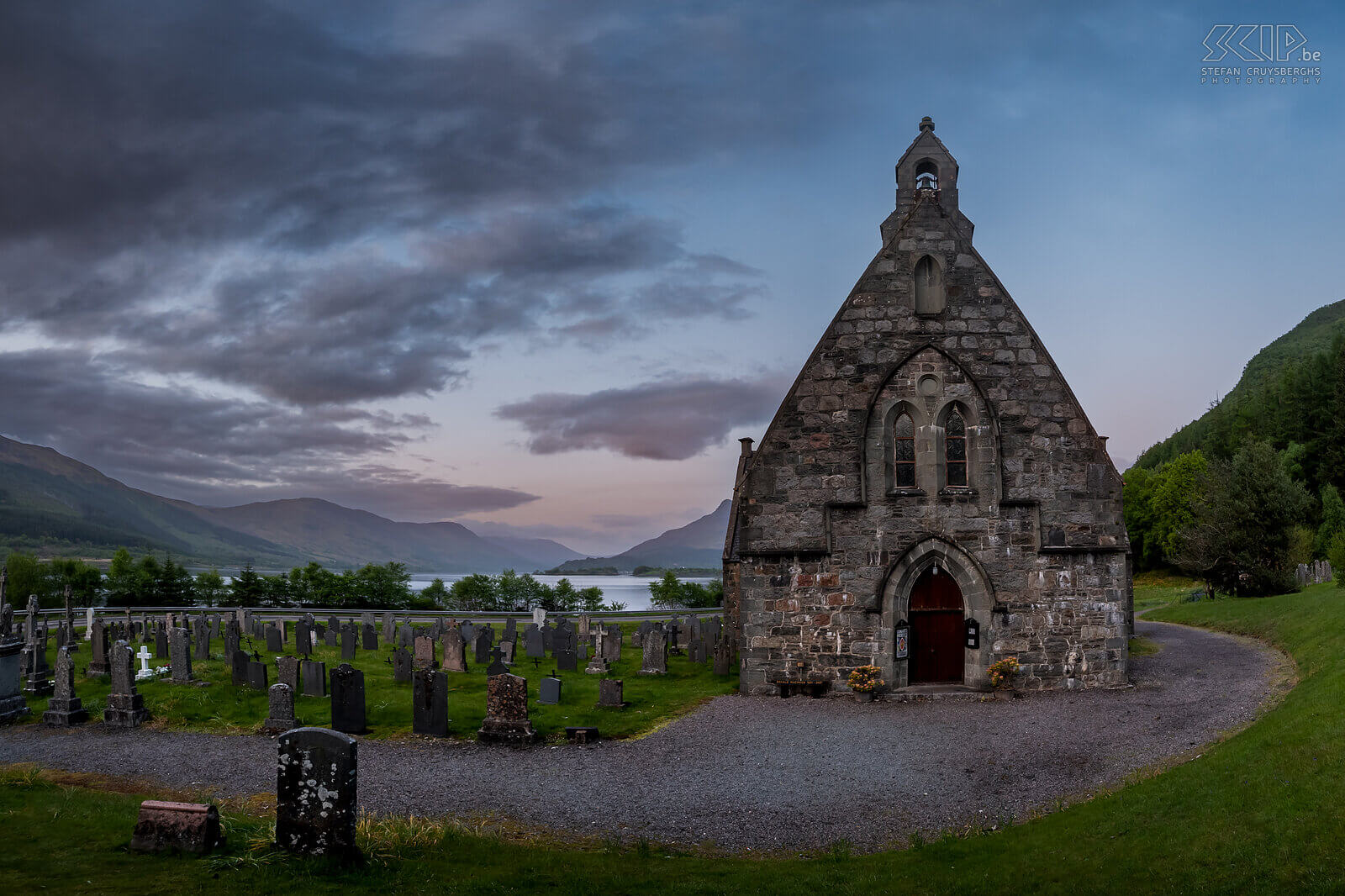 Ballachulish - St Johns kerk St Johns kerk werd gebouwd in 1842 en ligt nabij Loch Leven in het kleine dorpje van Ballachulish Stefan Cruysberghs